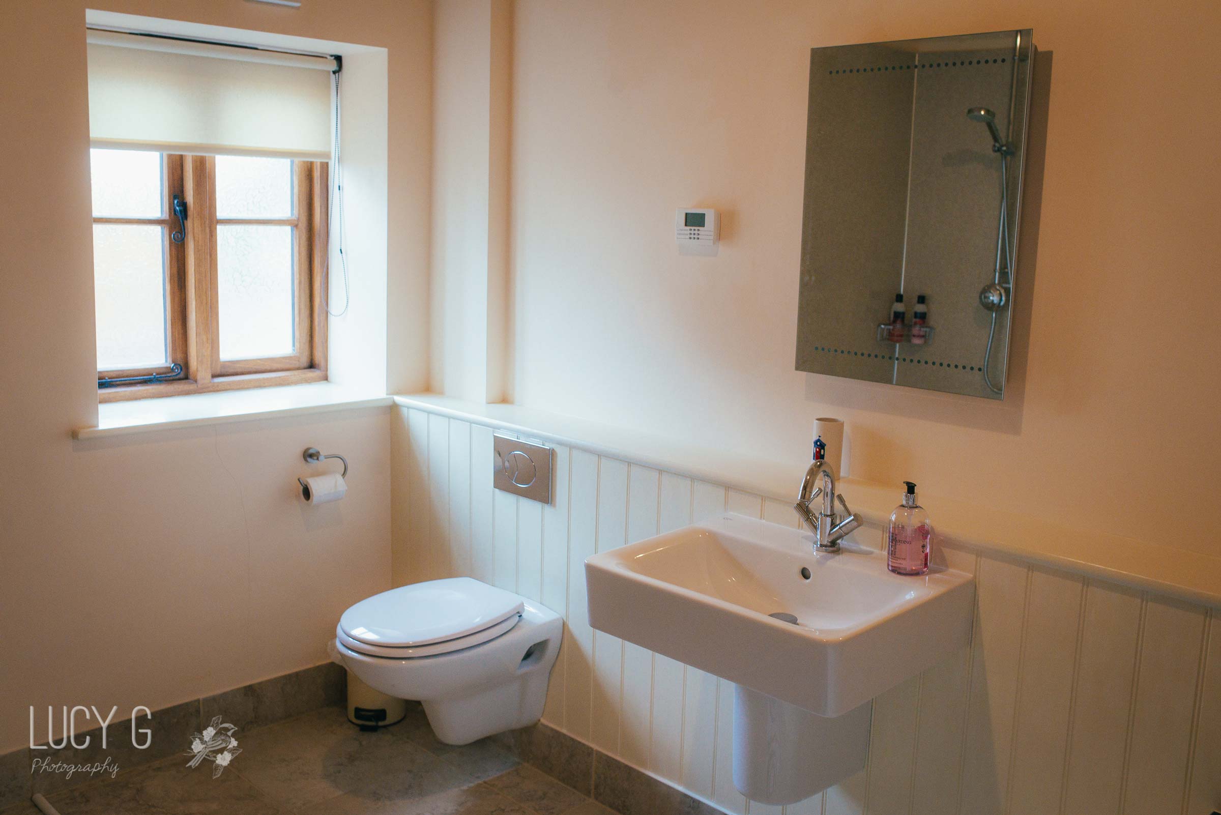 Lower House Barn twin bathroom example